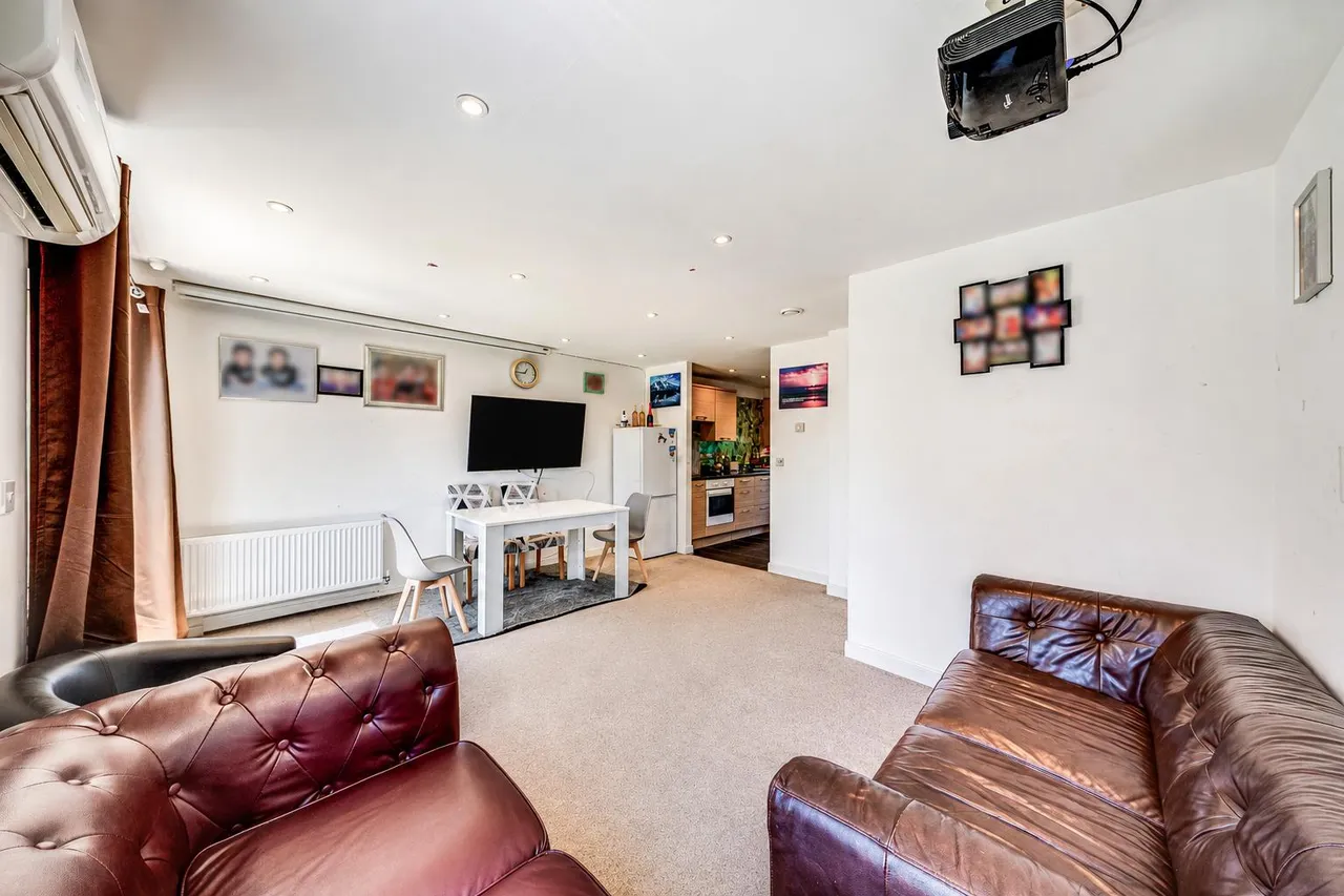 Vimy Drive, Dartford, DA1, photo 3