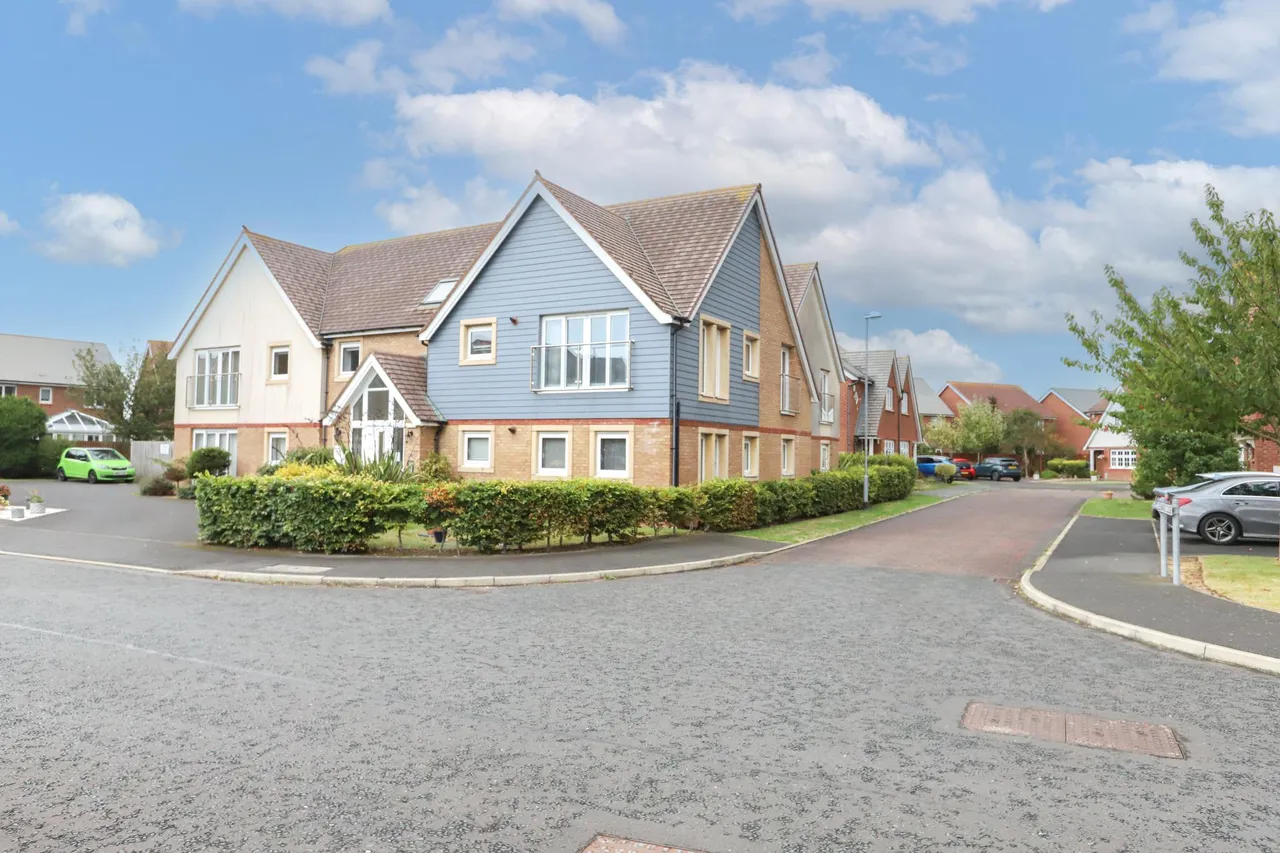 2 bed flat for sale, Windward Avenue, Fleetwood, FY7