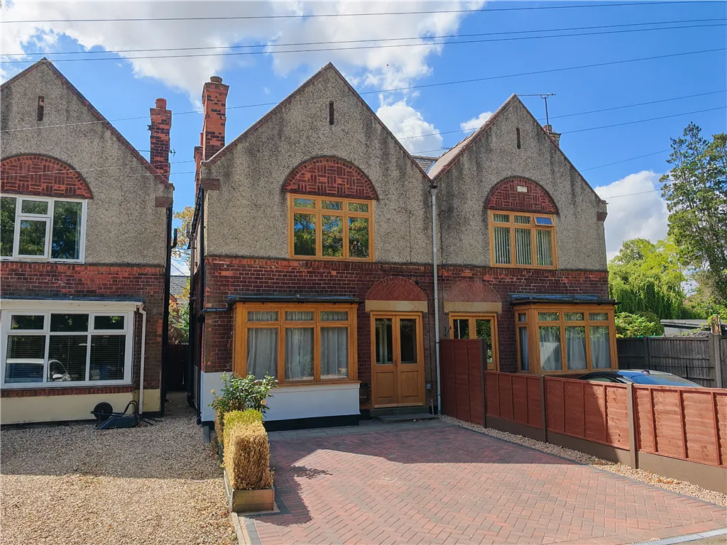 3 bed property for sale, The Paddock, Retford