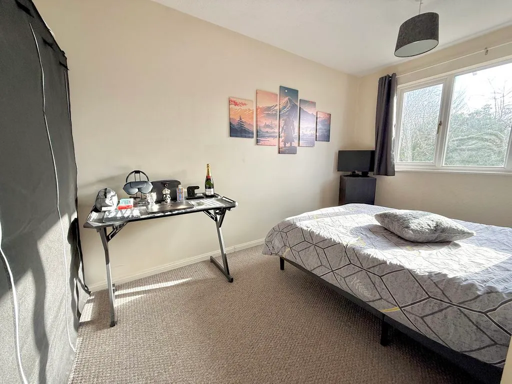 Challacombe Furzton, Milton Keynes MK4 1DP, photo 6