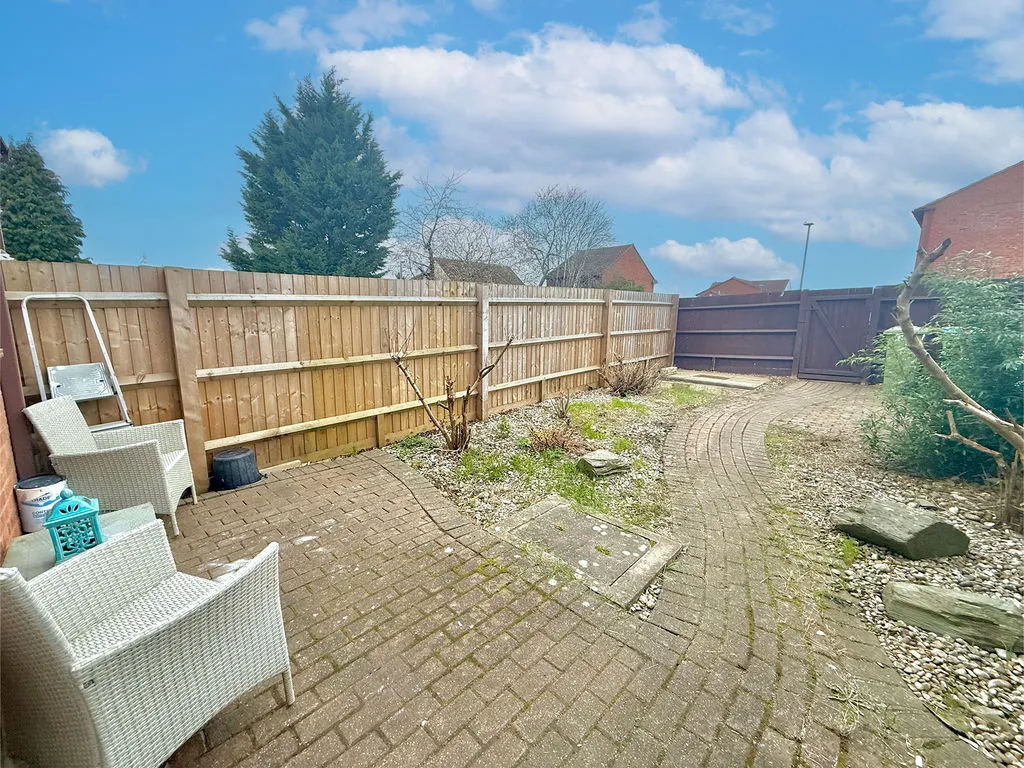 Challacombe Furzton, Milton Keynes MK4 1DP, photo 11