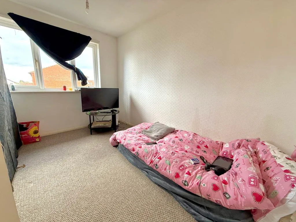 Challacombe Furzton, Milton Keynes MK4 1DP, photo 9