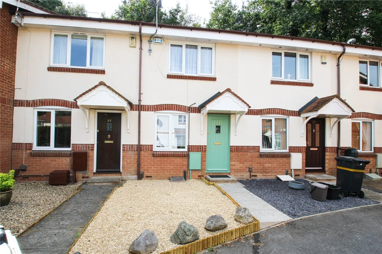 2 bed house to rent, Roegate Drive, St Anne's Park, BS4