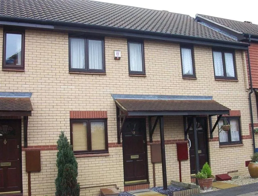 2 bed house to rent, Pettingrew Close, Walnut Tree, MK7