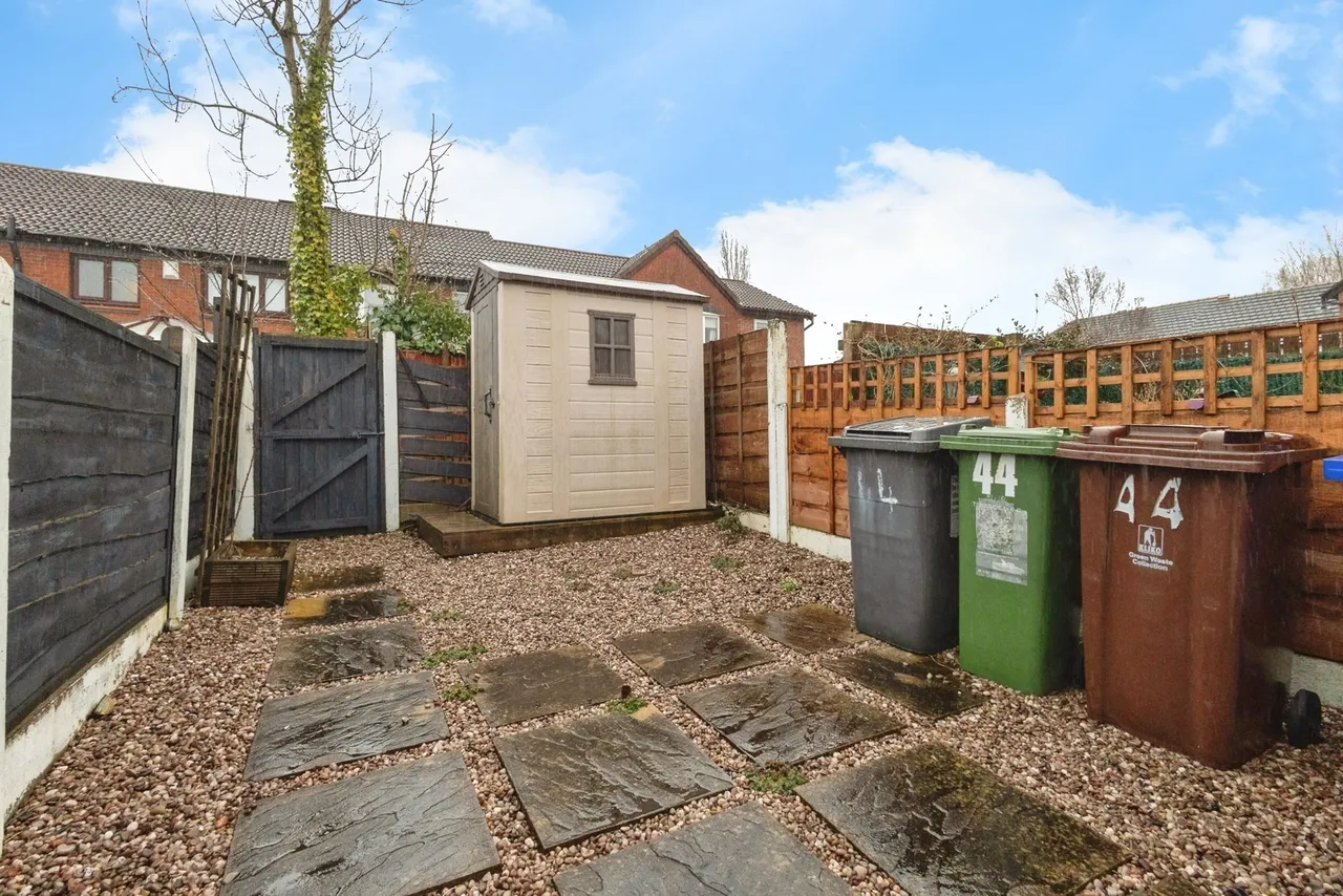 Southfield Close, Dukinfield, Greater Manchester, SK16, photo 17