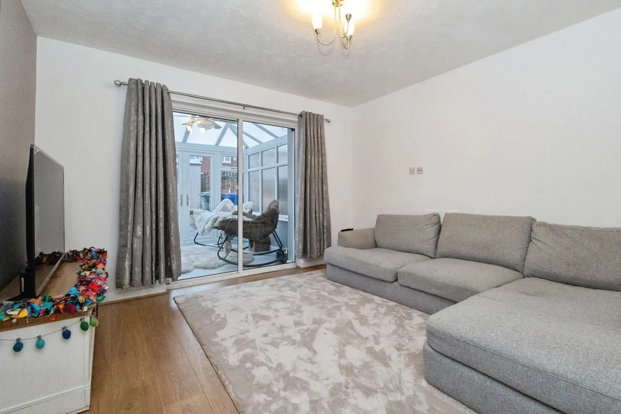 Southfield Close, Dukinfield, Greater Manchester, SK16, photo 3