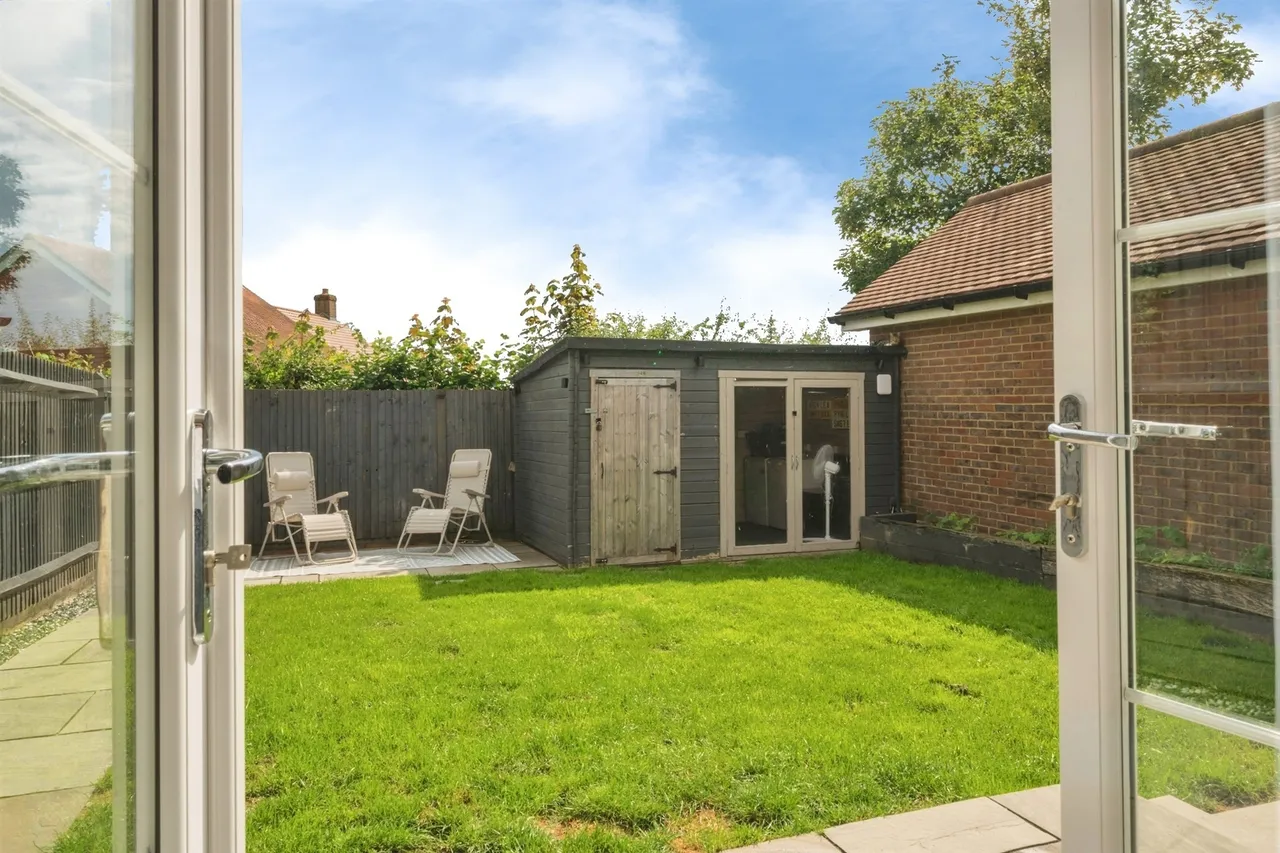 Kingfisher Drive, Crowborough, TN6, photo 14