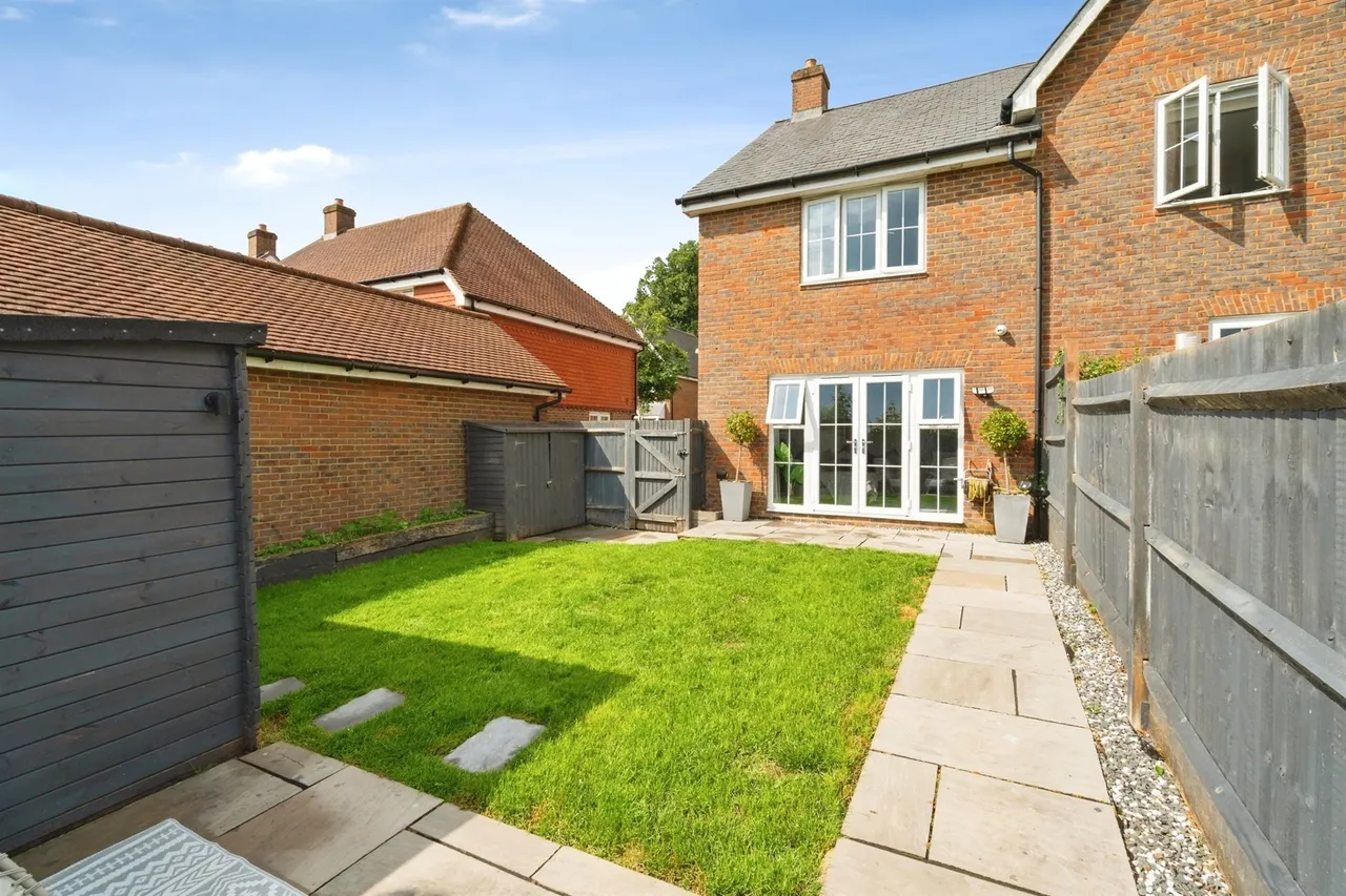Kingfisher Drive, Crowborough, TN6, photo 15