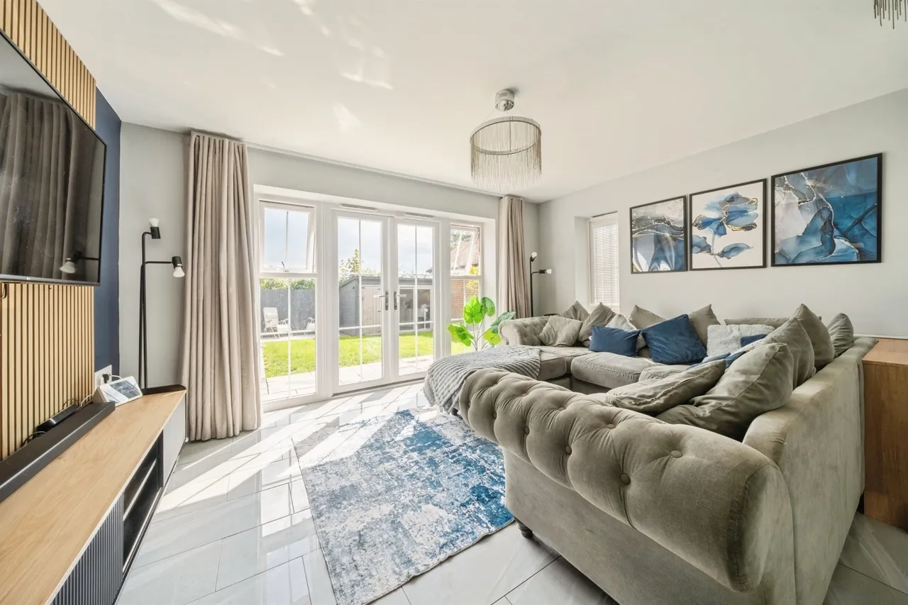 Kingfisher Drive, Crowborough, TN6, photo 2