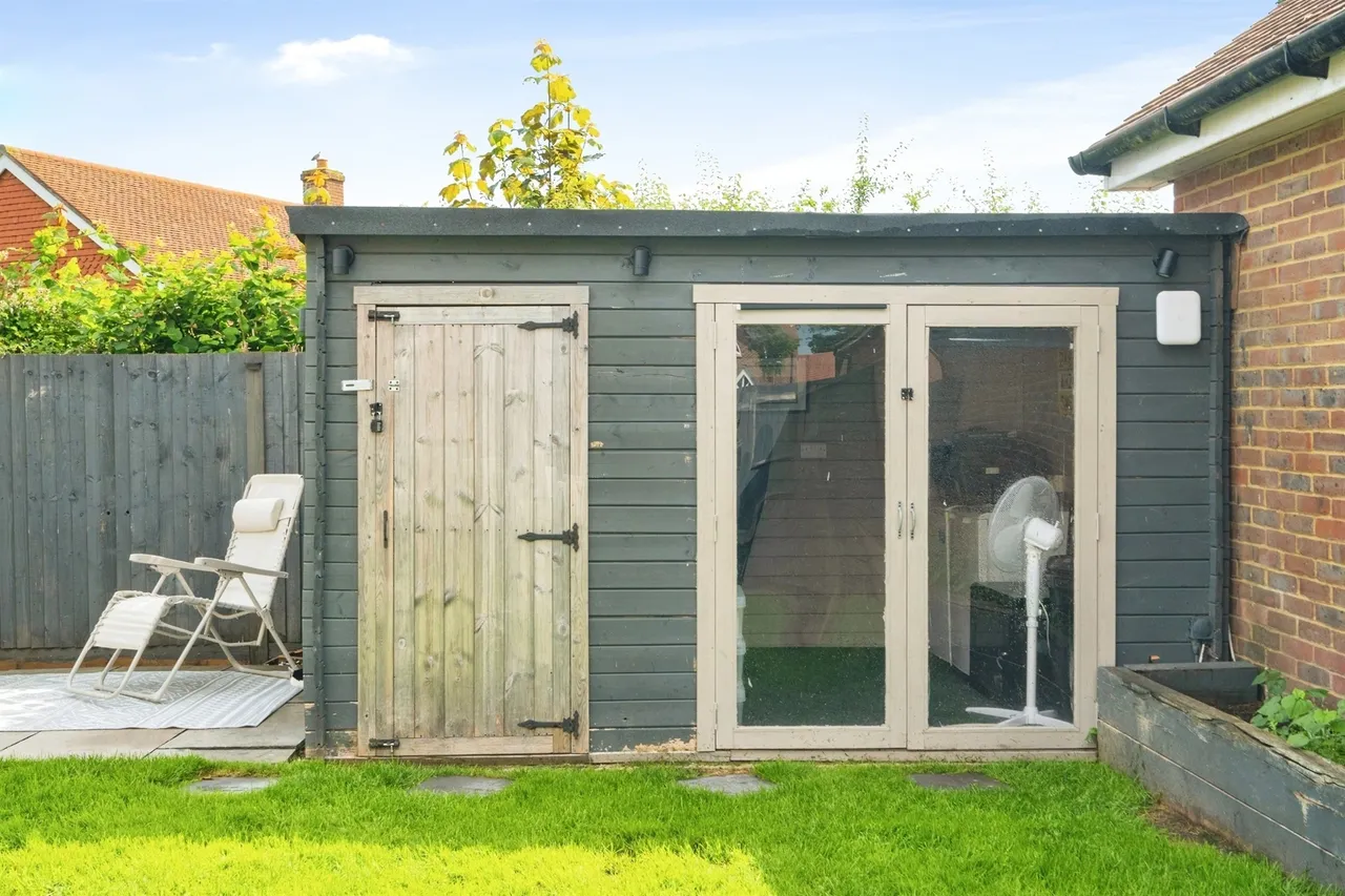 Kingfisher Drive, Crowborough, TN6, photo 16