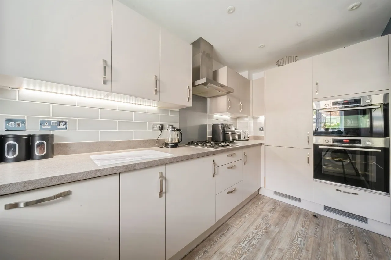 Kingfisher Drive, Crowborough, TN6, photo 6