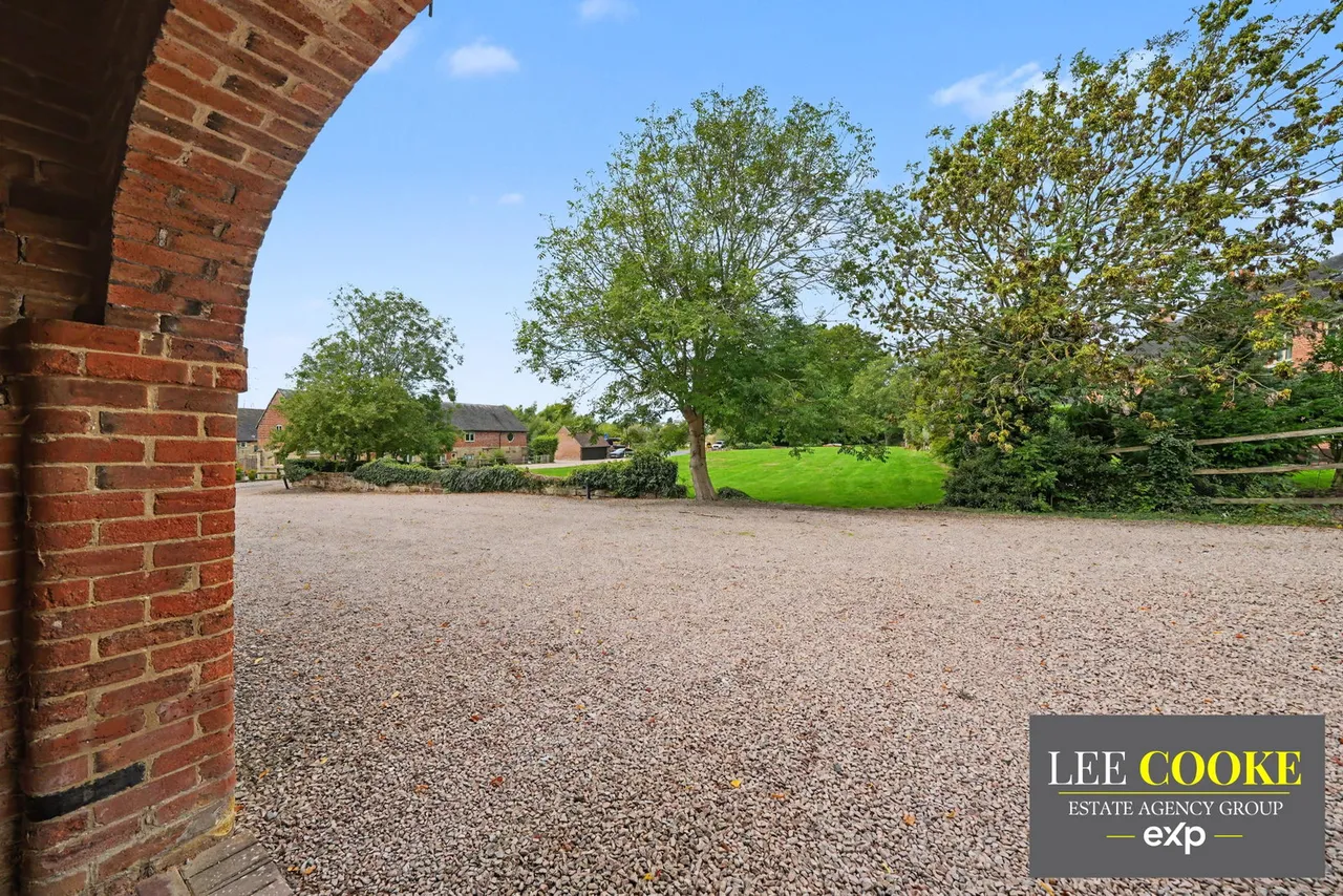 St. Thomas Priory, Brancote, ST18, photo 12