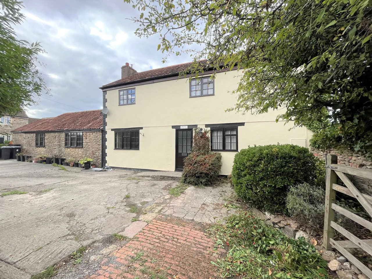 2 bed flat to rent, Southwick, Trowbridge