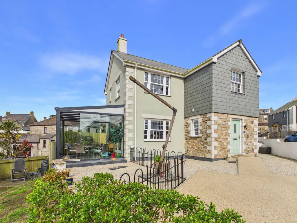 4 bed house for sale, The Floras, Helston, TR13