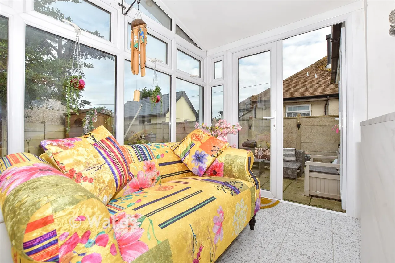 Raymoor Avenue, St Mary's Bay, TN29, photo 11