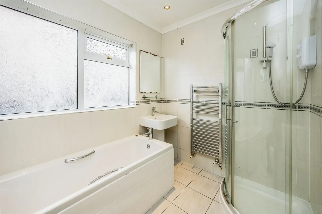 Southlands Drive, Huddersfield, photo 7