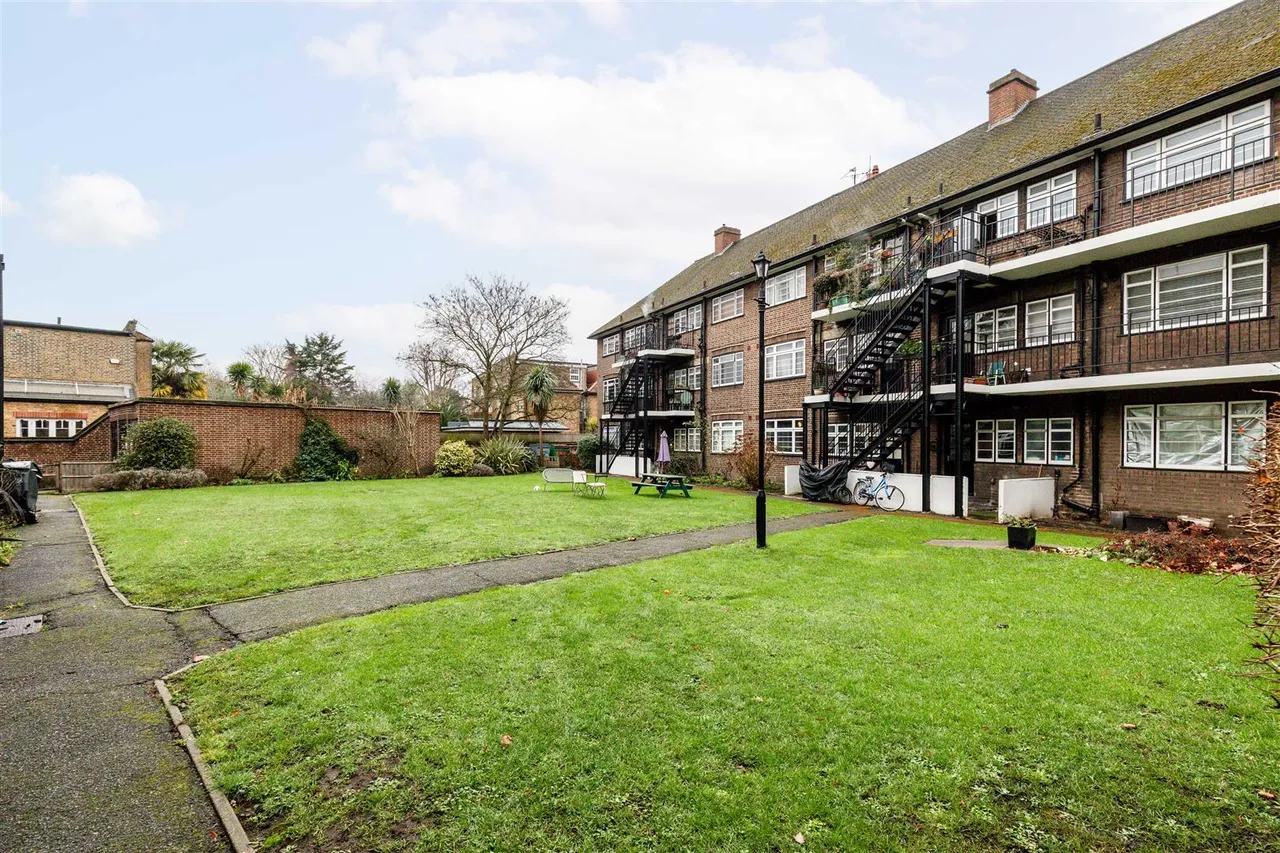Harvard Road, London, W4, photo 4