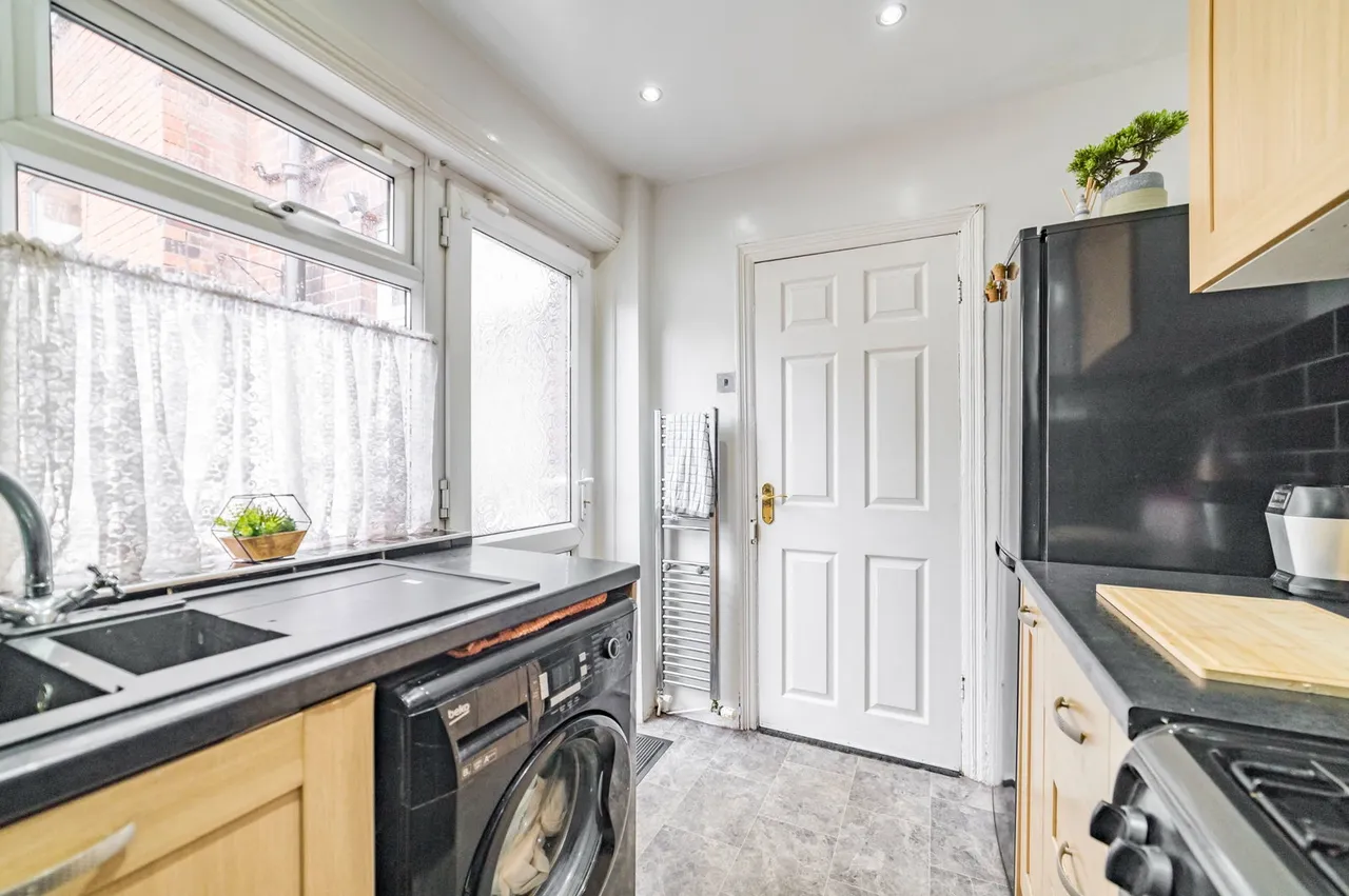 Rochdale Road East, Heywood, photo 9