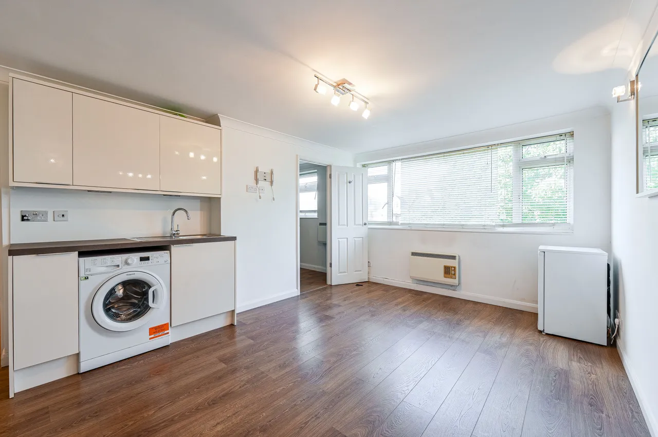 Flat 12, Belgrave Court, Blackheath, photo 3