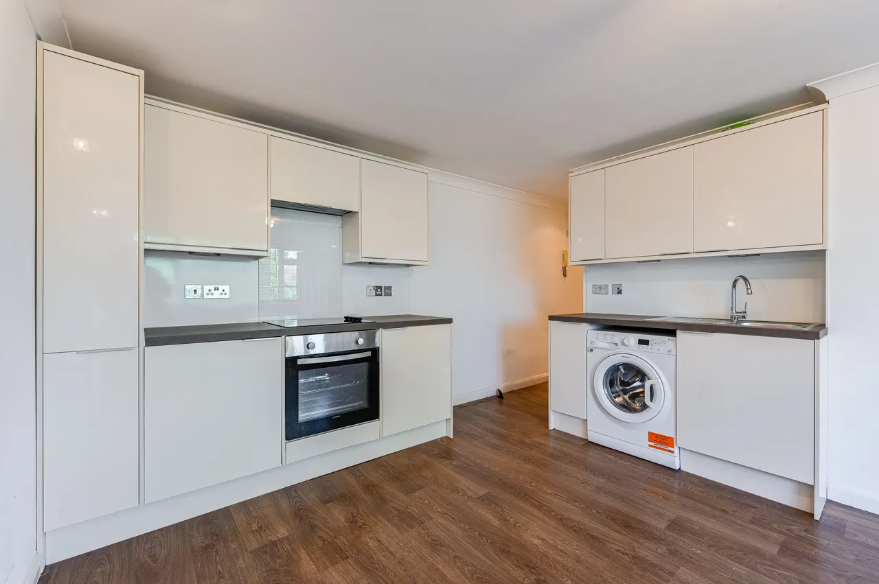 Flat 12, Belgrave Court, Blackheath, photo 12