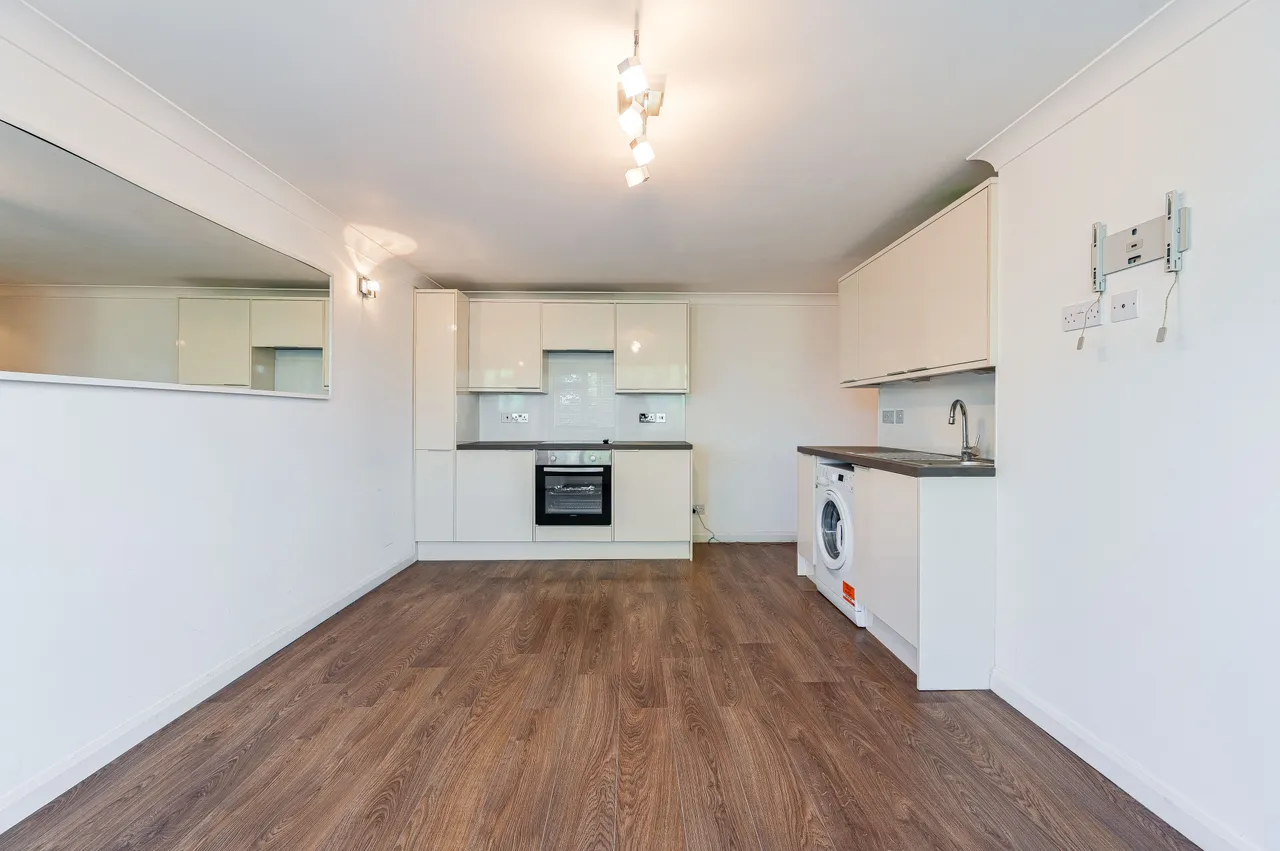 Flat 12, Belgrave Court, Blackheath, photo 7