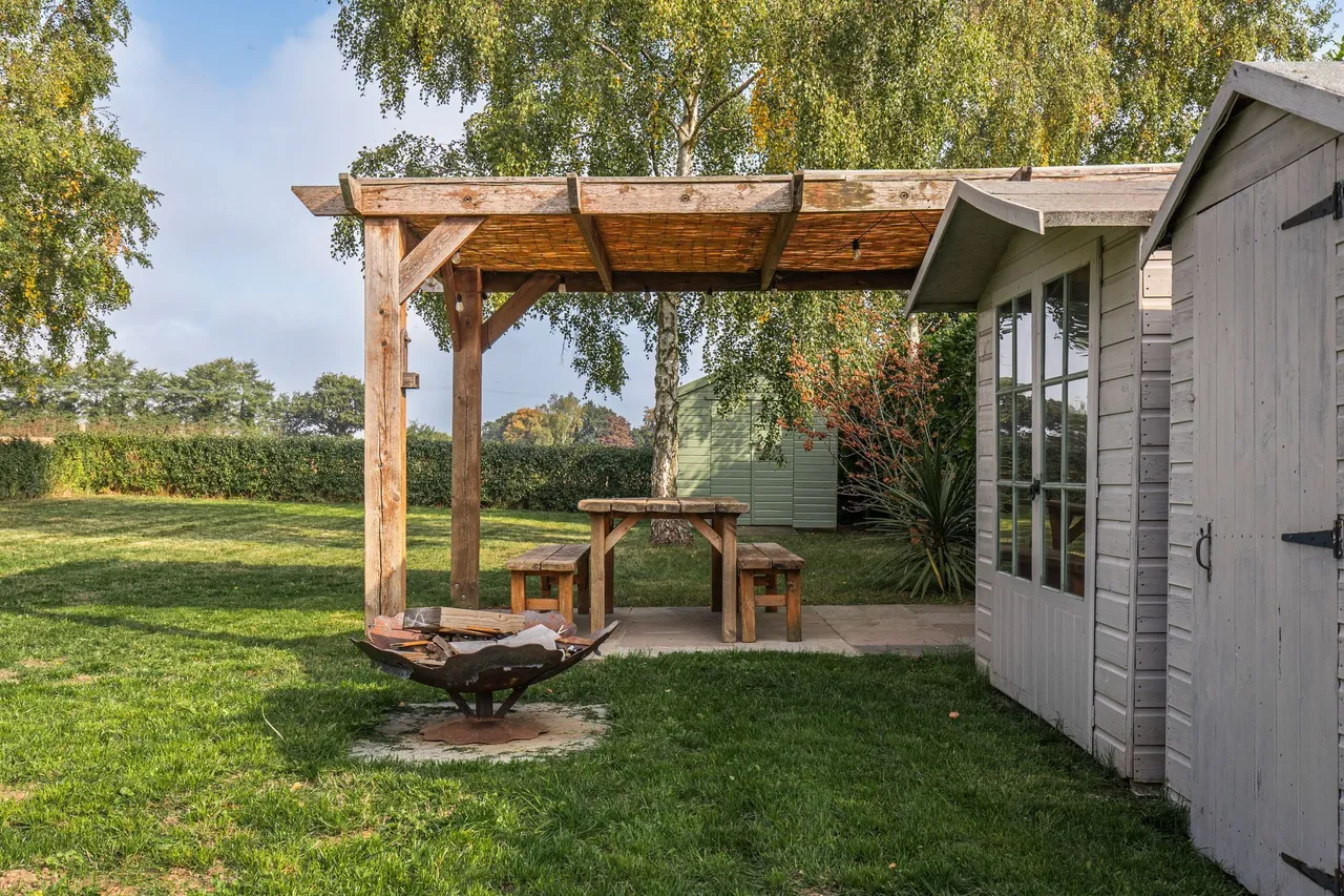 Chain Free Renovated Detached Bungalo, photo 14