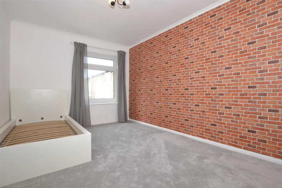 Woodcote Road, SM6, photo 8