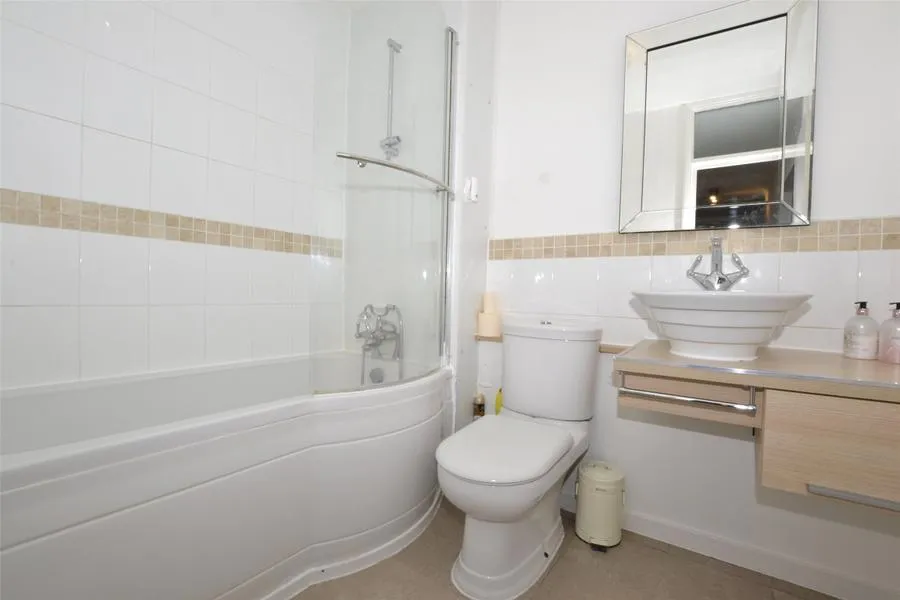 Woodcote Road, SM6, photo 7