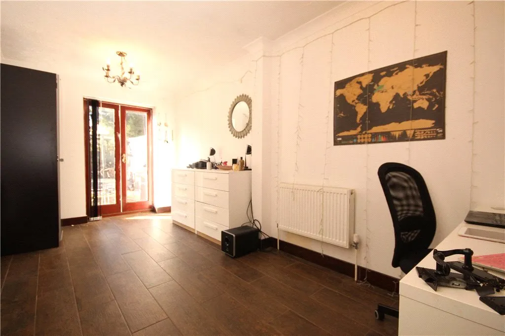Kings Road, Egham, TW20, photo 14