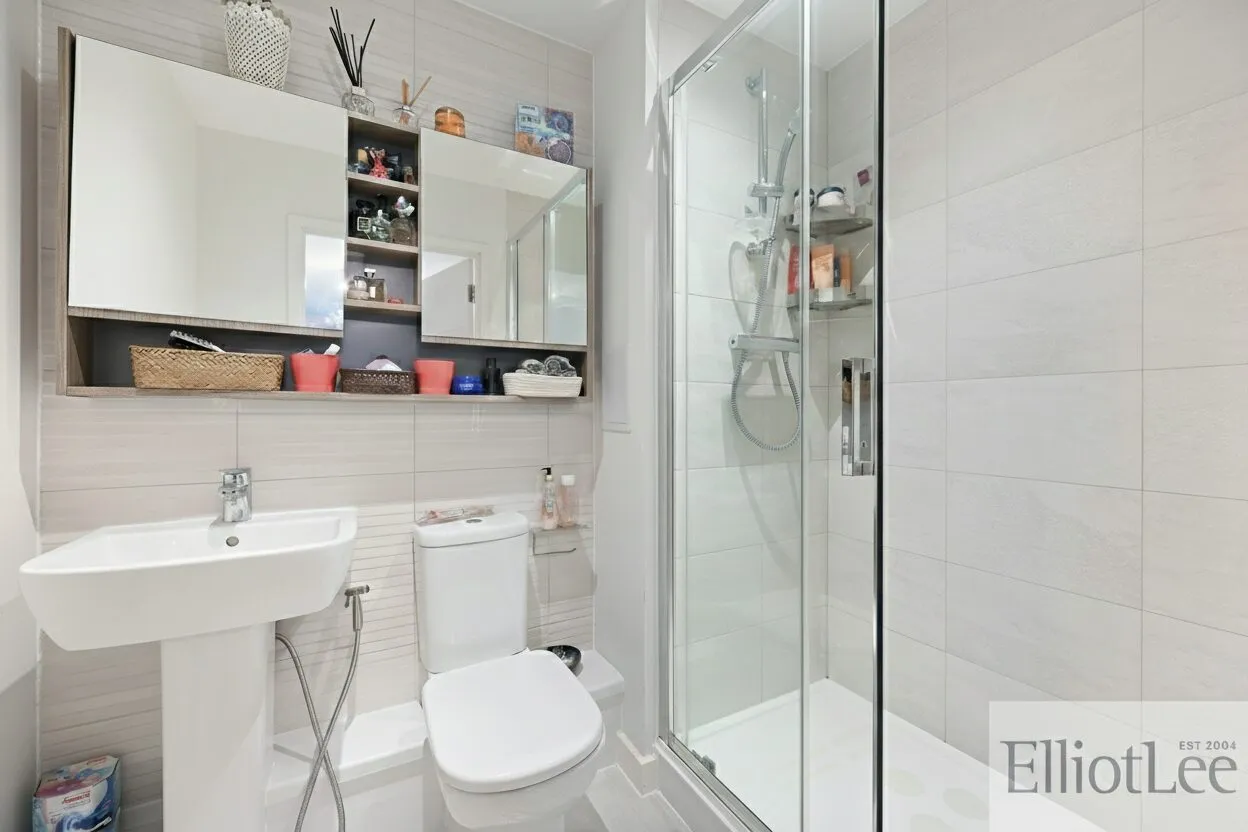 Lakeside Drive, Viscount House, NW10, photo 9