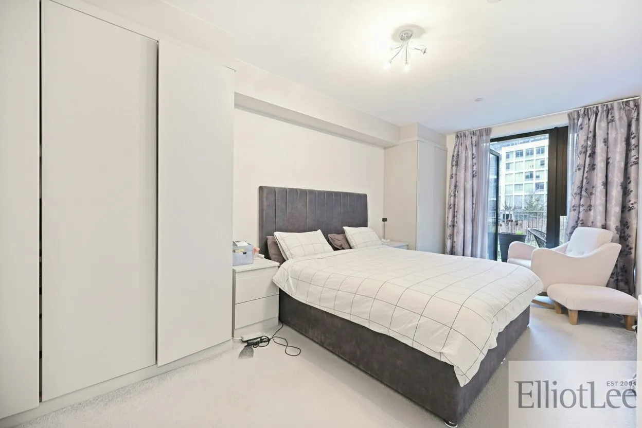 Lakeside Drive, Viscount House, NW10, photo 8