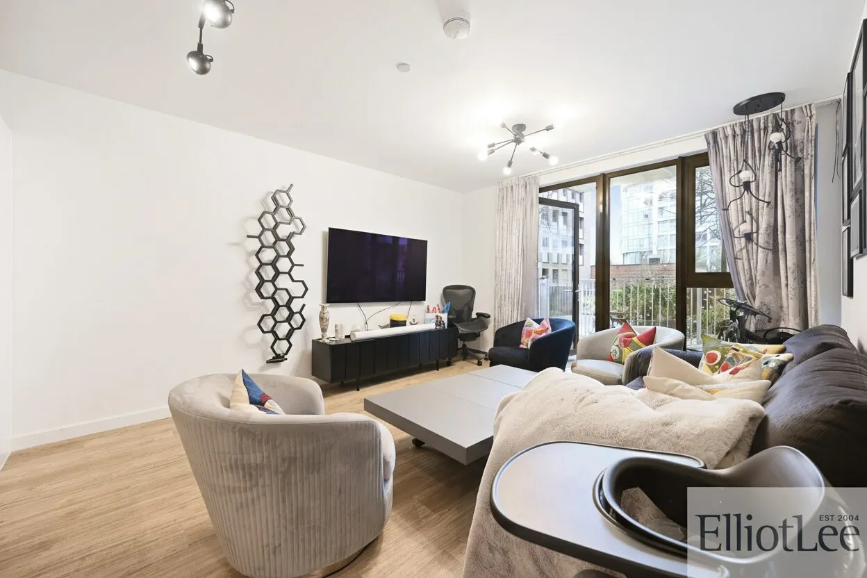 Lakeside Drive, Viscount House, NW10, photo 5