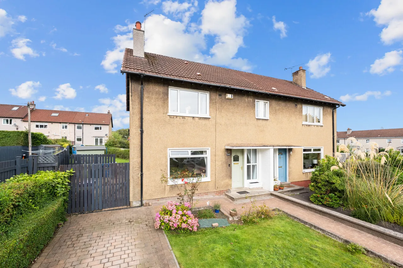 2 bed house for sale — 92 Muirskeith Road, Merrylee, G43 2LX