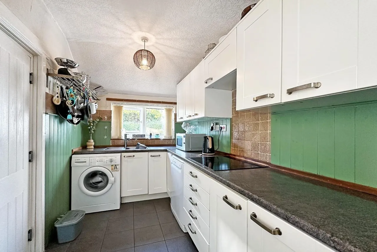 Langdale Road, Sale M33 4EN, photo 11