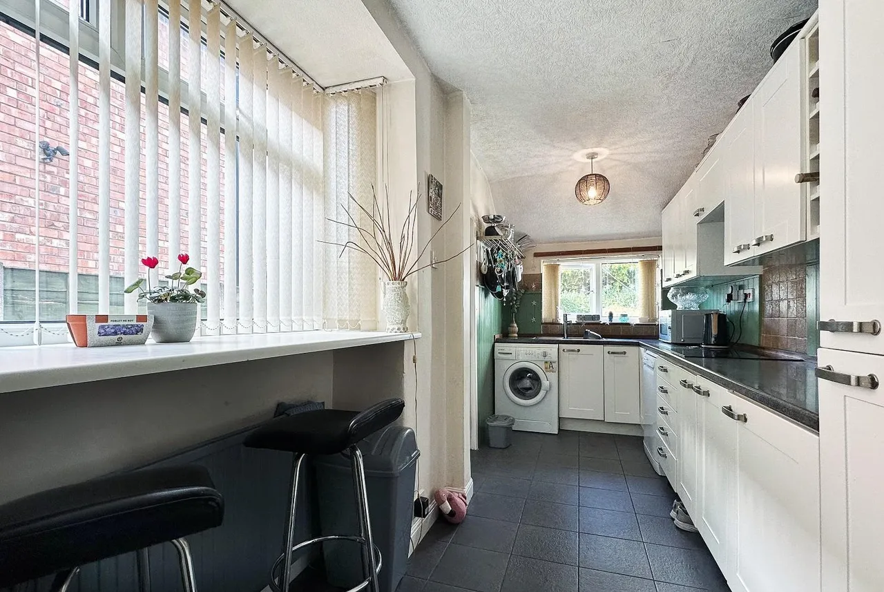 Langdale Road, Sale M33 4EN, photo 10