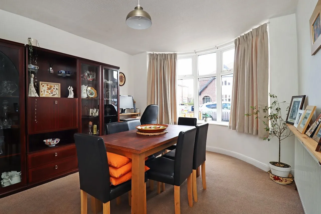 Langdale Road, Sale M33 4EN, photo 6