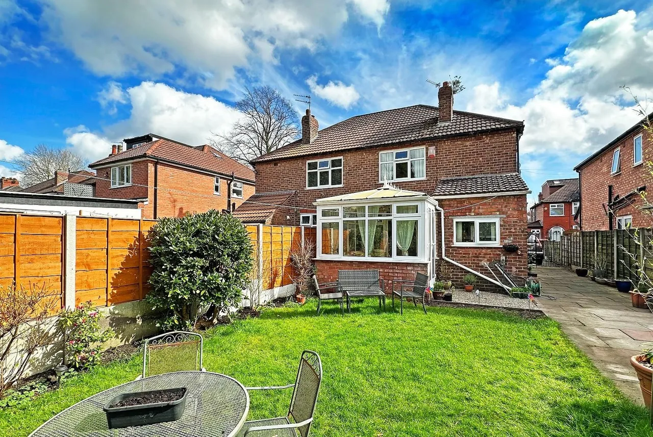 Langdale Road, Sale M33 4EN, photo 2