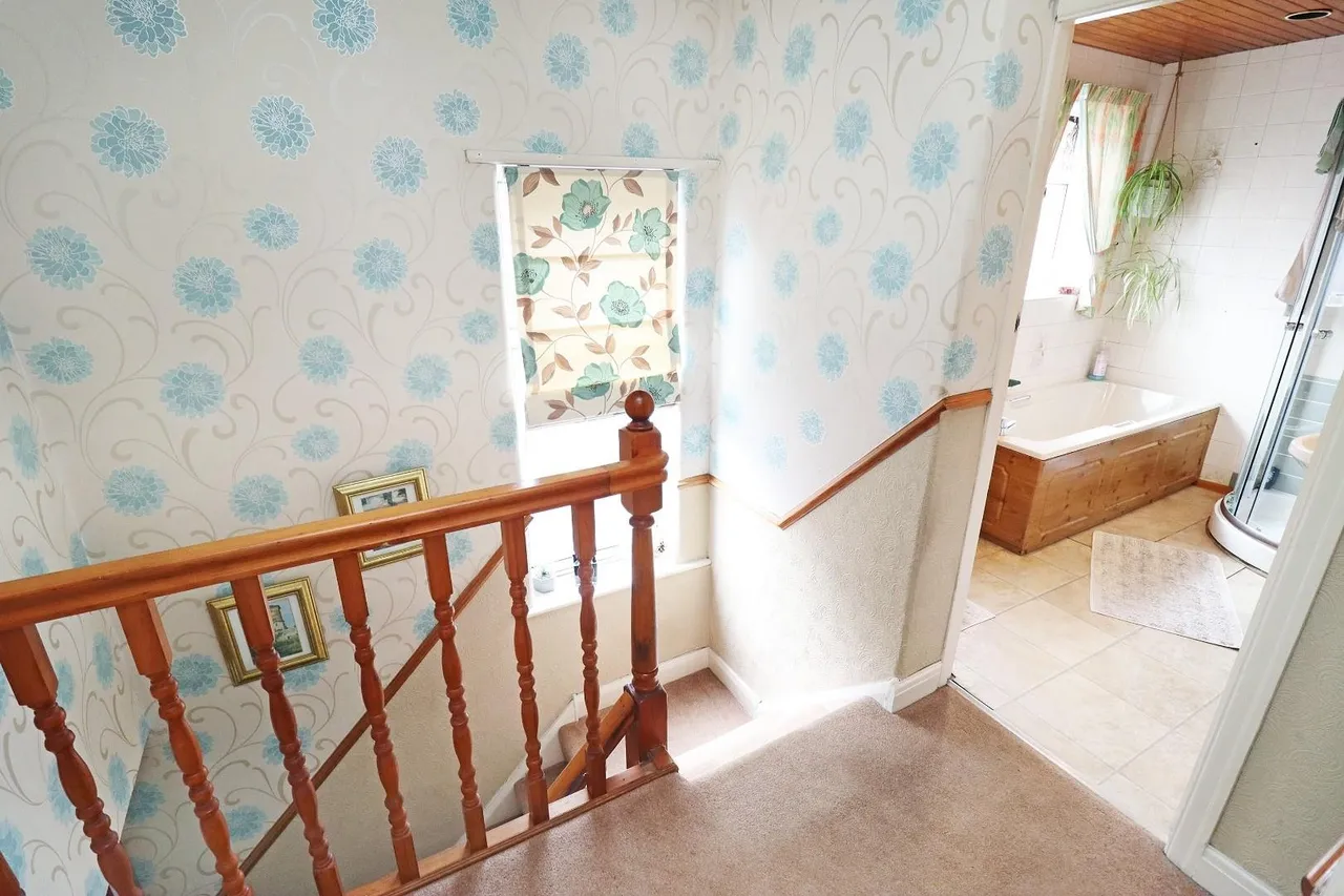 Langdale Road, Sale M33 4EN, photo 14