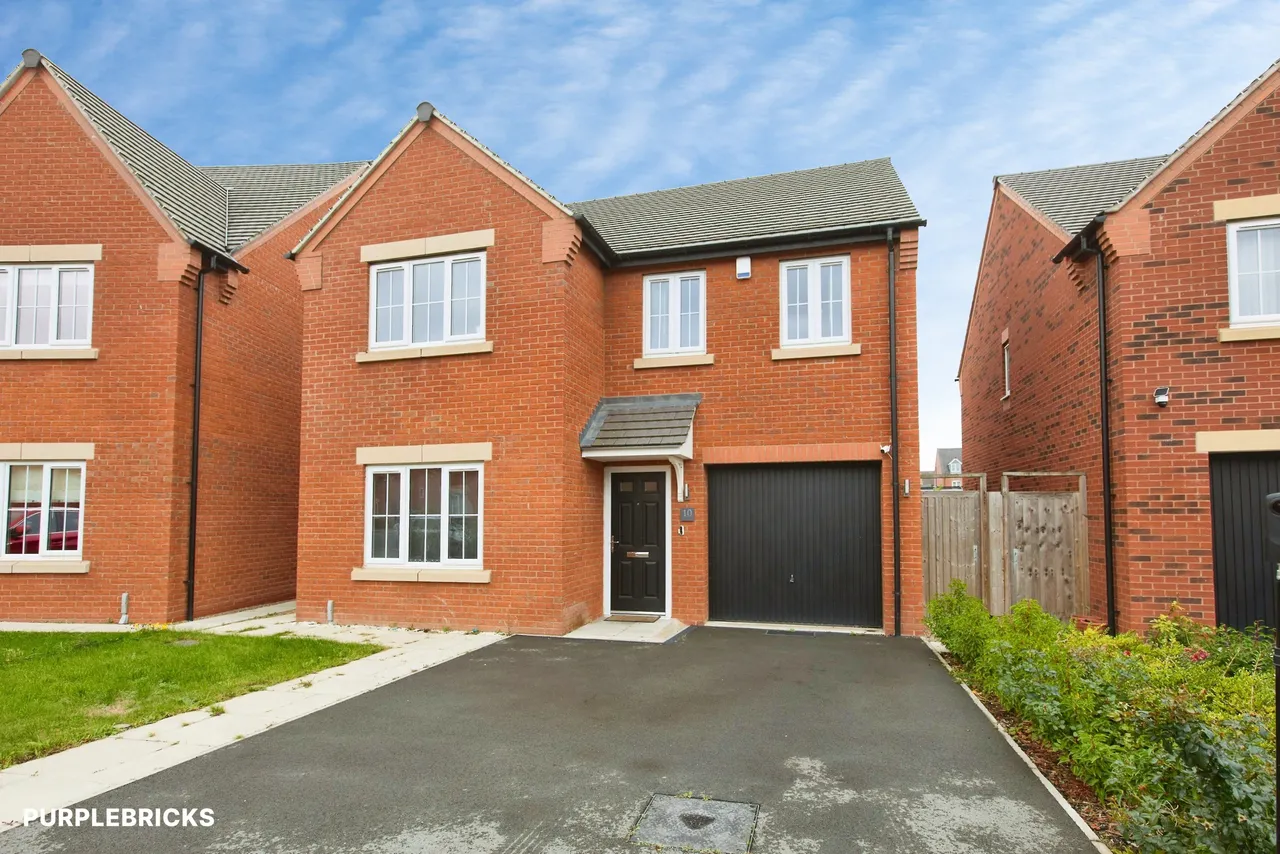 4 bed house for sale, Featherstone Road, Boulton Moor, DE24