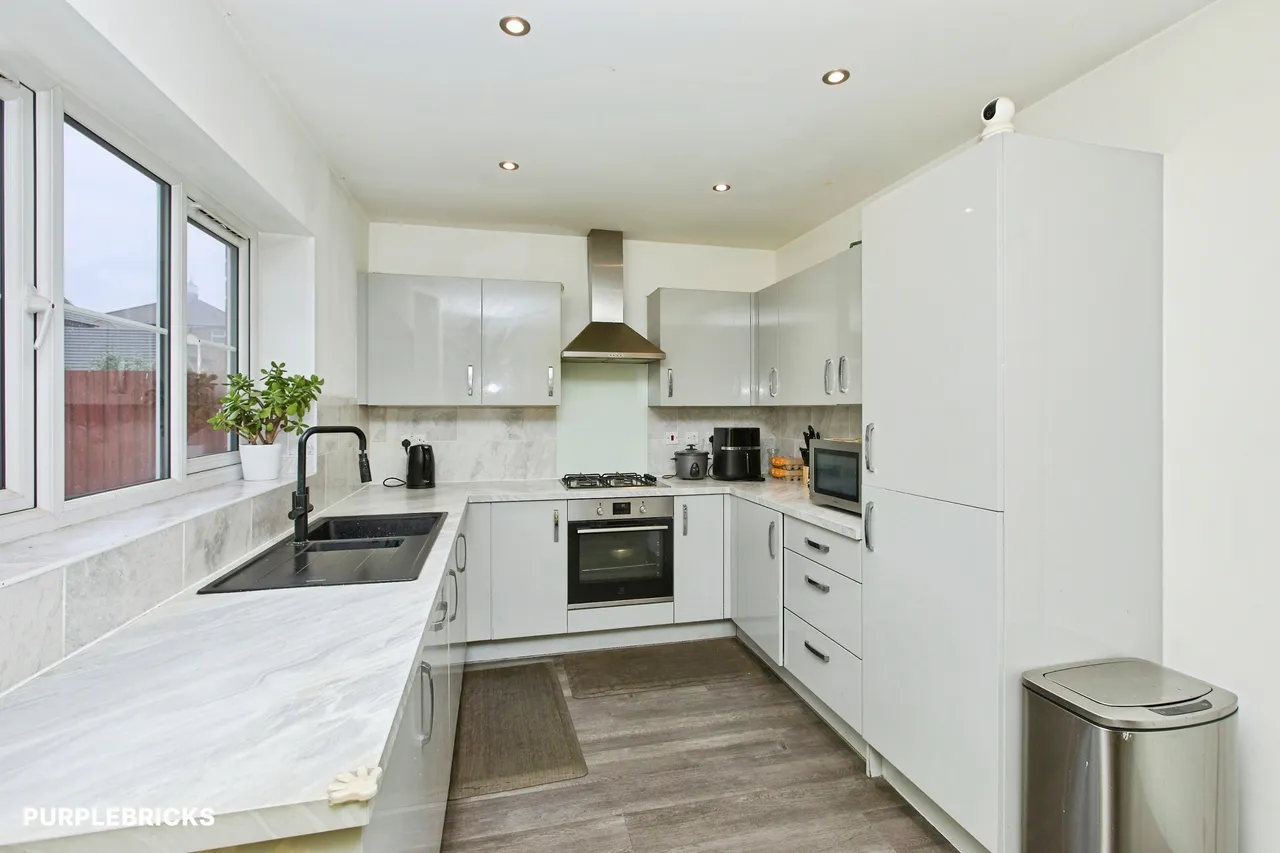 Featherstone Road, Boulton Moor, DE24, photo 2