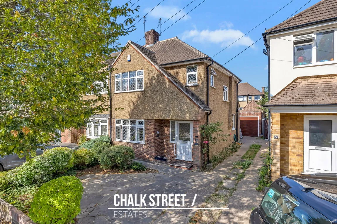 3 bed house for sale — Tyne Close, Upminster, RM14 1QB