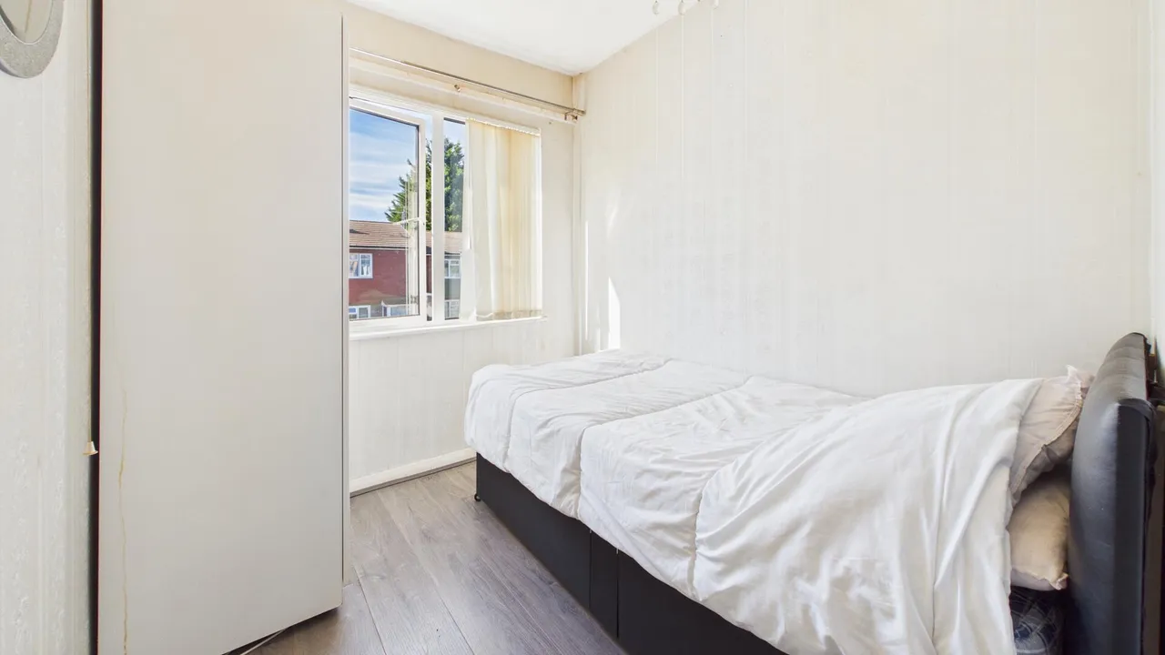Lowick Gardens, Peterborough, photo 13