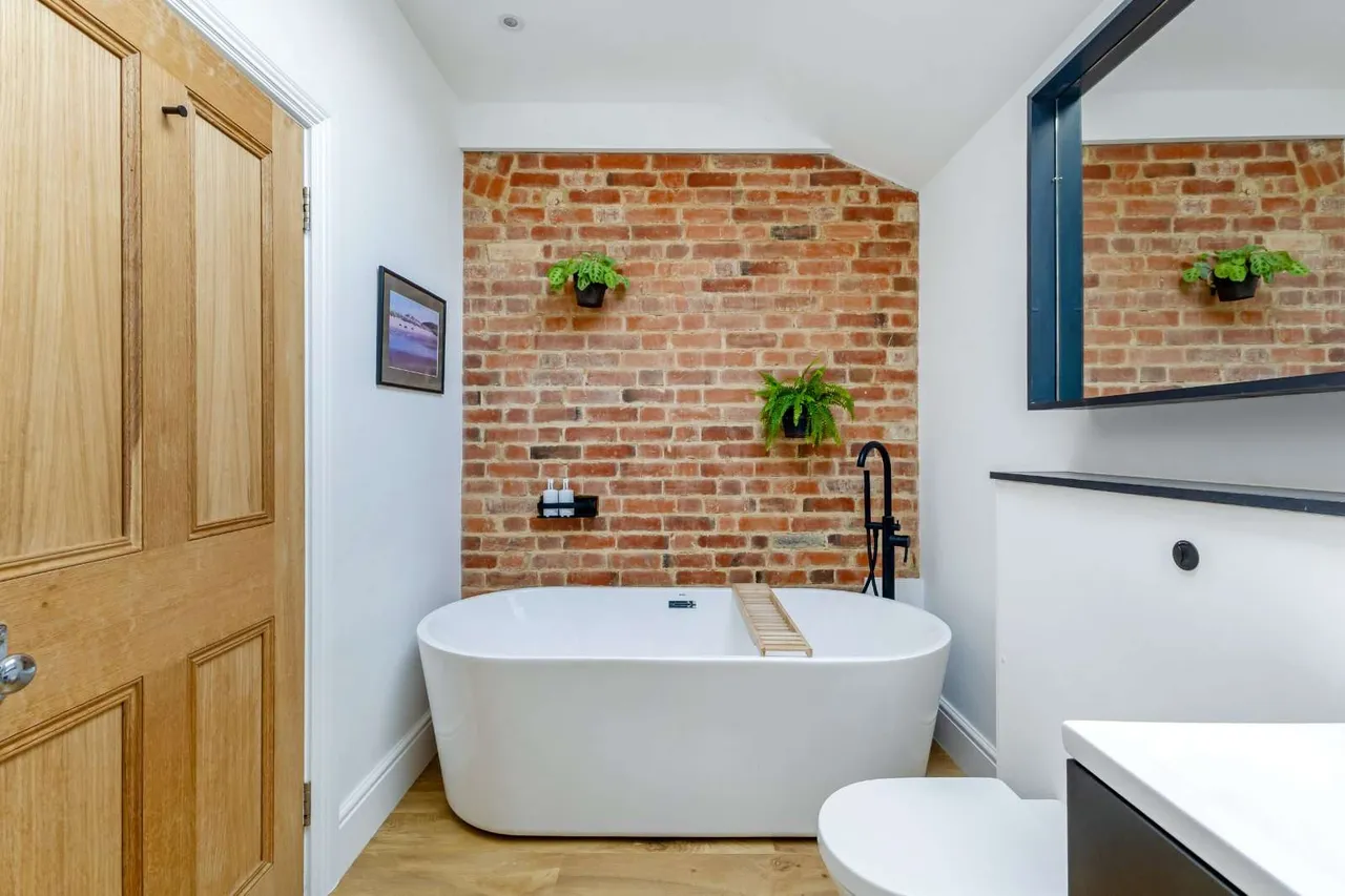 Hale Road, Farnham, GU9, photo 14