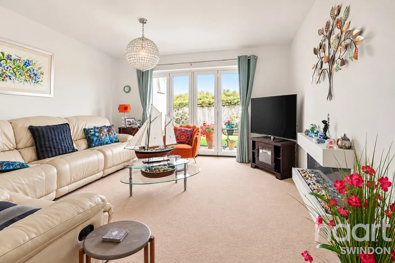 Rackham Close, Swindon, SN25, photo 6