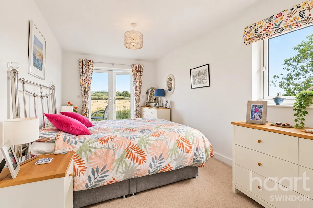 Rackham Close, Swindon, SN25, photo 11