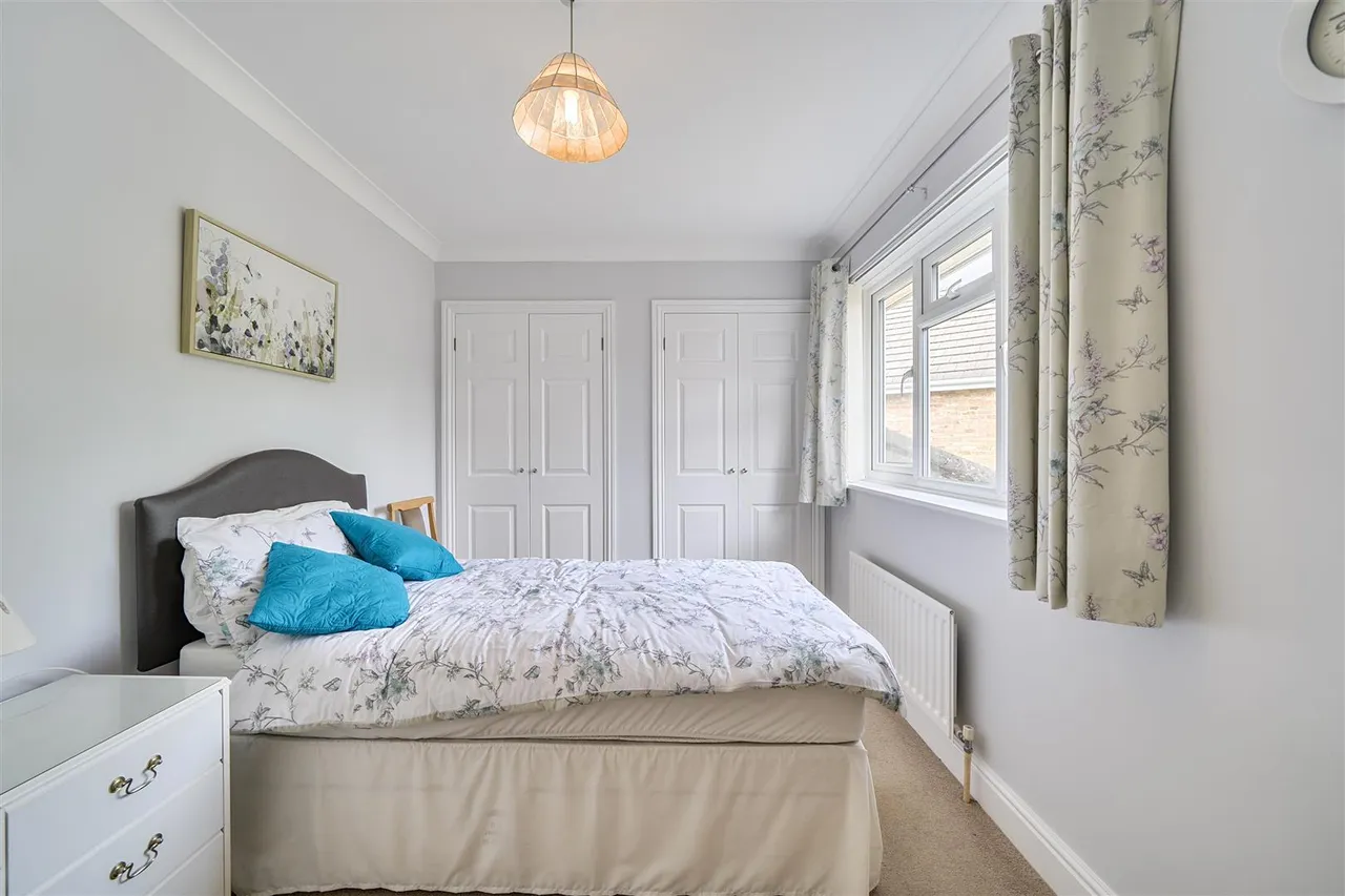 Irwin Close, Ickenham, UB10 8HA, photo 10