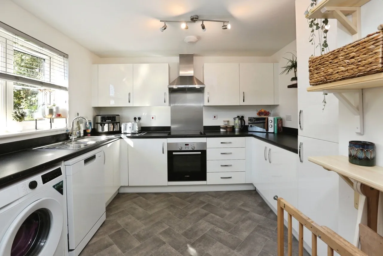 Chiltern Crescent, Fair Oak, SO50, photo 2