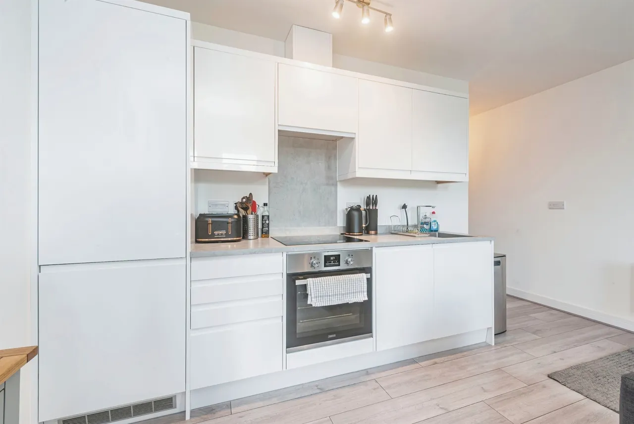 Victoria Street, Basingstoke, RG21, photo 2