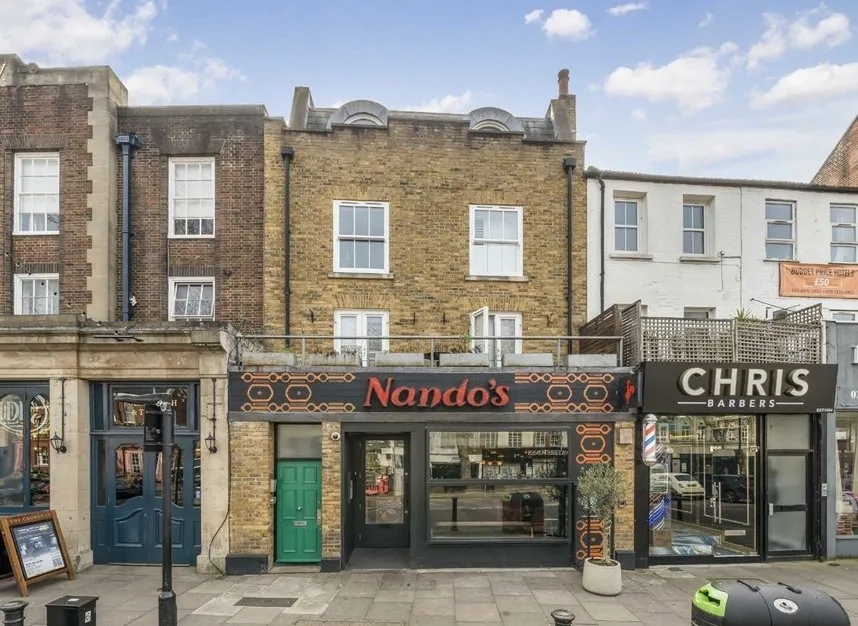 2 bed flat for sale, Chiswick High Road, Chiswick, W4