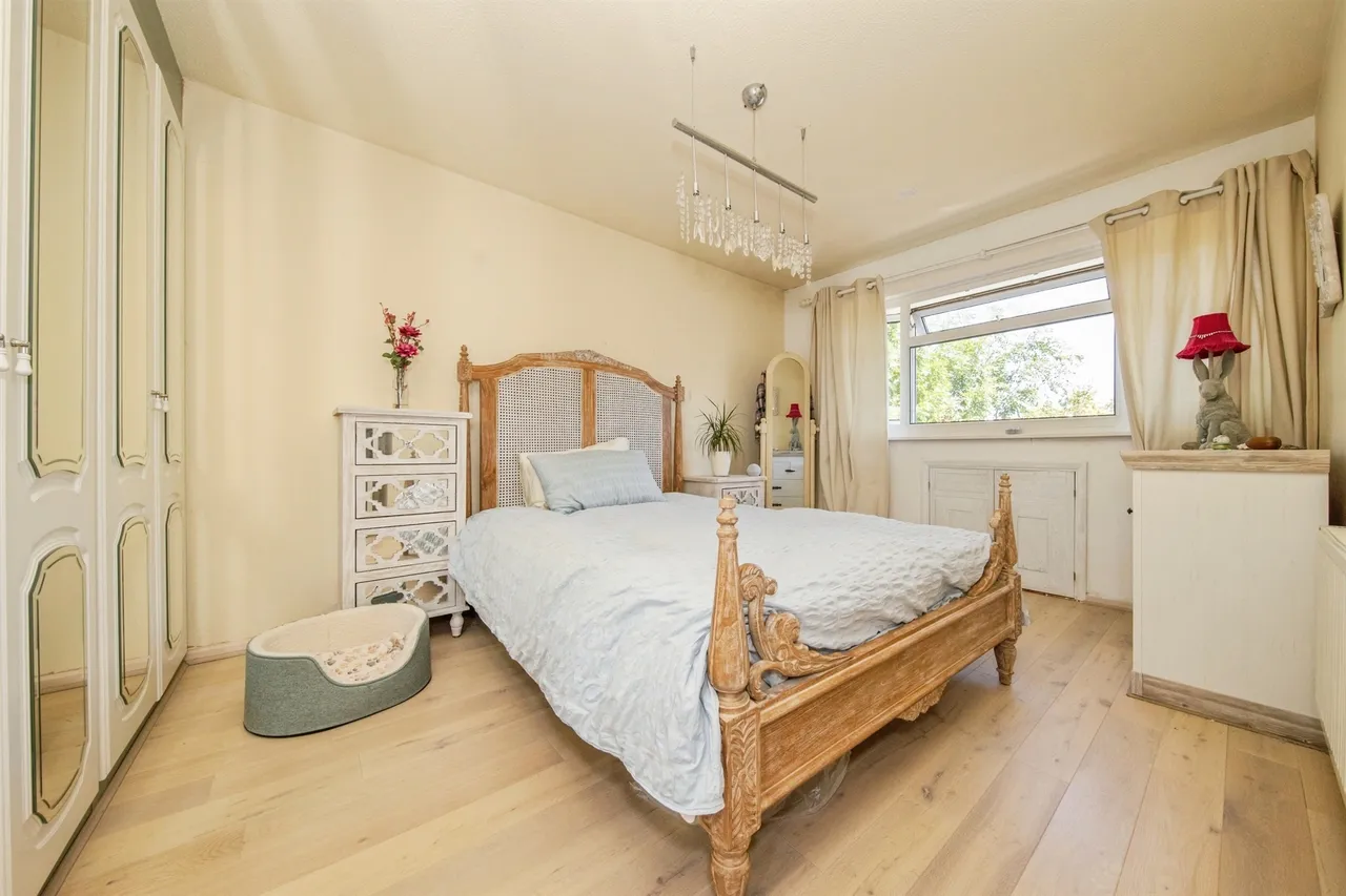 Arden Close, St Johns, COLCHESTER, photo 11